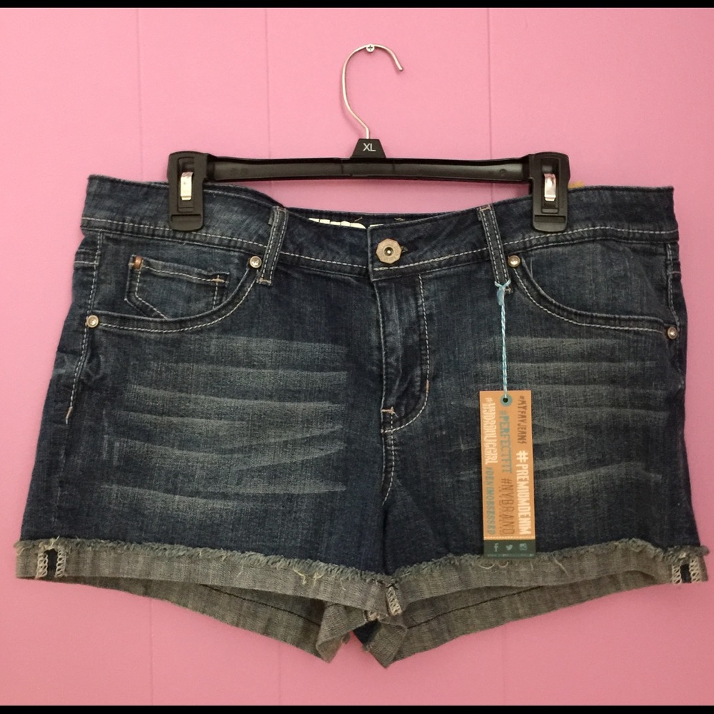 Jean Denim Shorts With Jewel Details